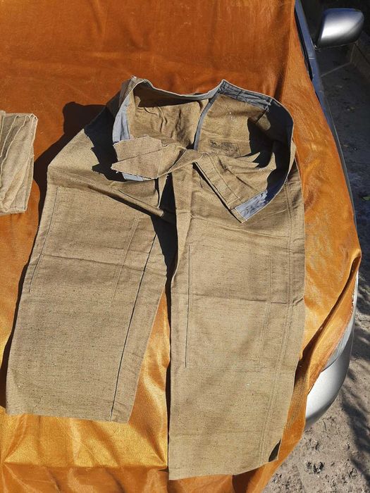 Рабочие штаны для сварщика , спецодежда.