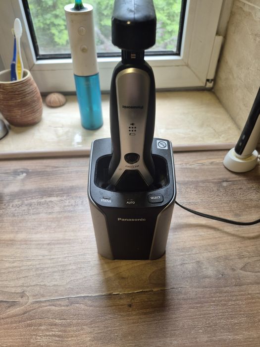 Продам бритву  Panasonic ES- Rt87
