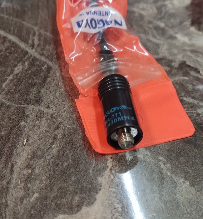 Антенна на рацию Motorola 144 / 430 MHZ.