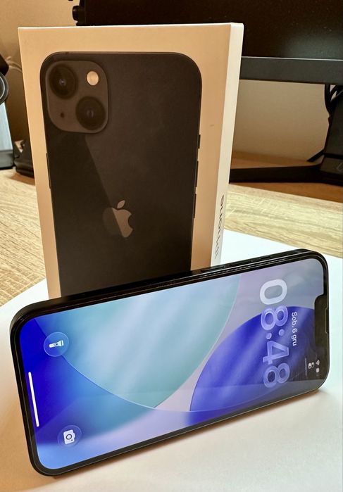 iPhone 13 128 GB z pudelkiem i dodatkiem