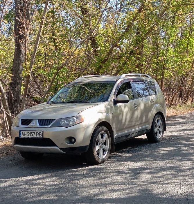 Продам Mitsubishi Outlander XL