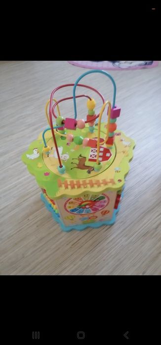 Brinquedo madeira cubo interativo