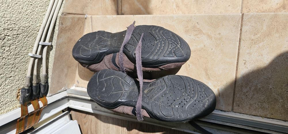 Buty skórzane GEOX rozmiar 38 wkładka 23,5cm stan bardzo dobry