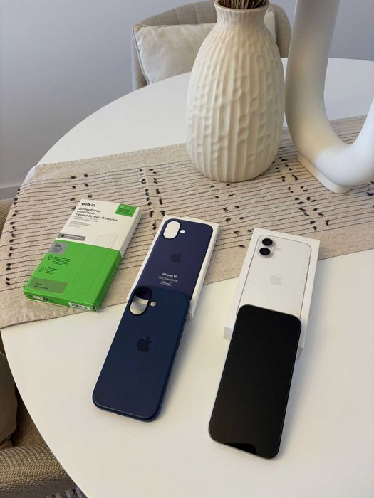 Apple iPhone 16 - 256GB
