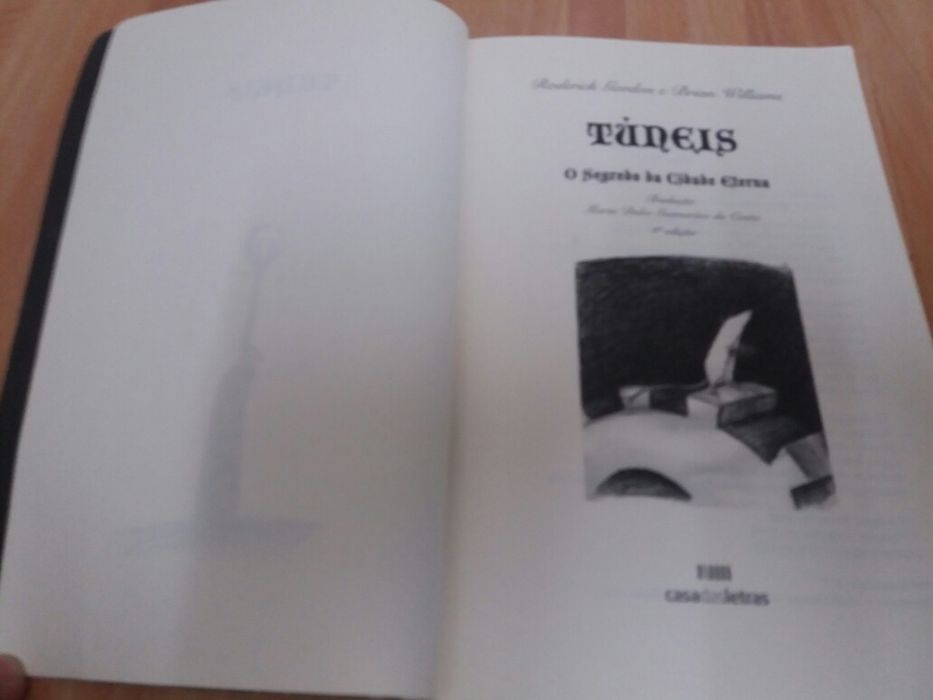 Livro: Túneis - O Segredo da Cidade Eterna