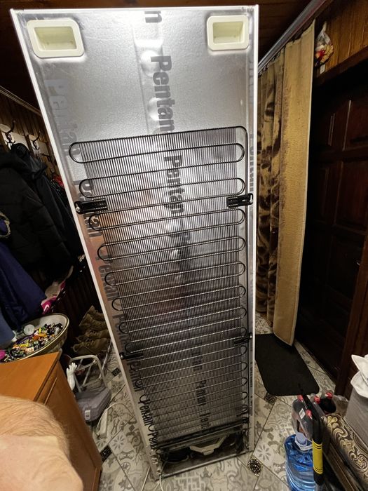 Холодильник BOSCH з нижньою морозильною камерою