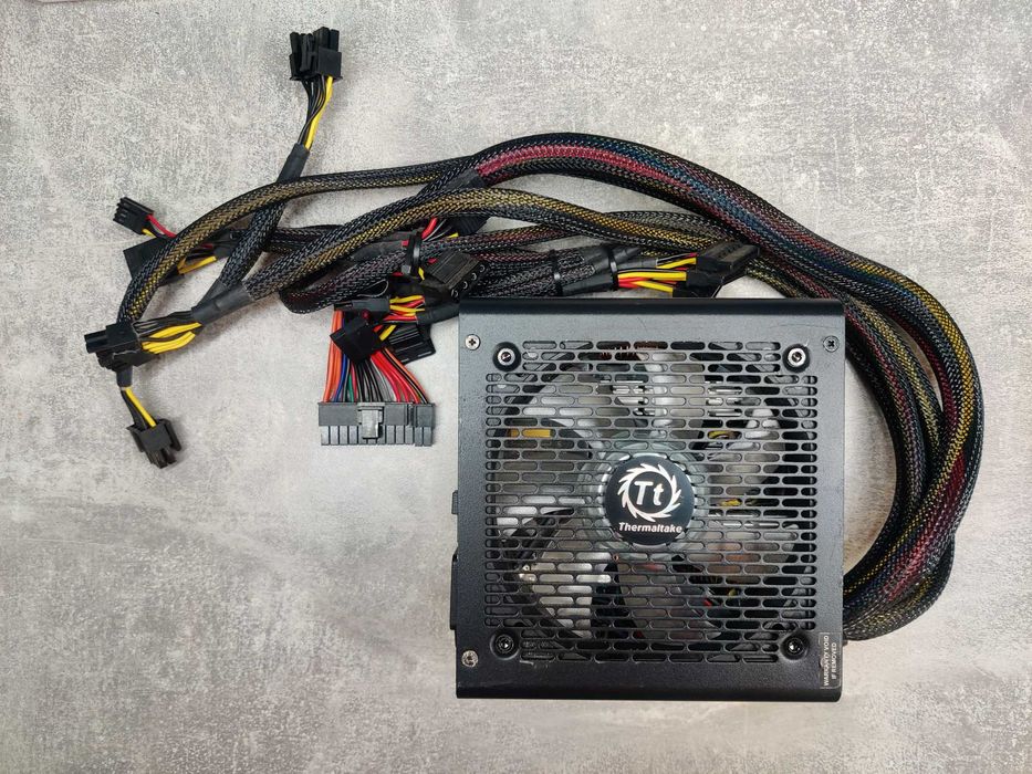 Thermaltake Smart RGB 700W (пломба, перевірений)