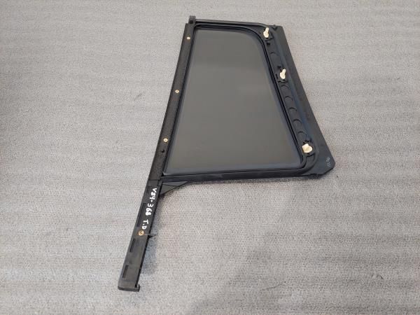 Vidro triangular da porta trás direito VOLKSWAGEN Golf VIII (CD1)