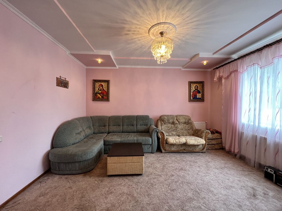 Оренда будинку вул.Коновальця на 3кімнати!