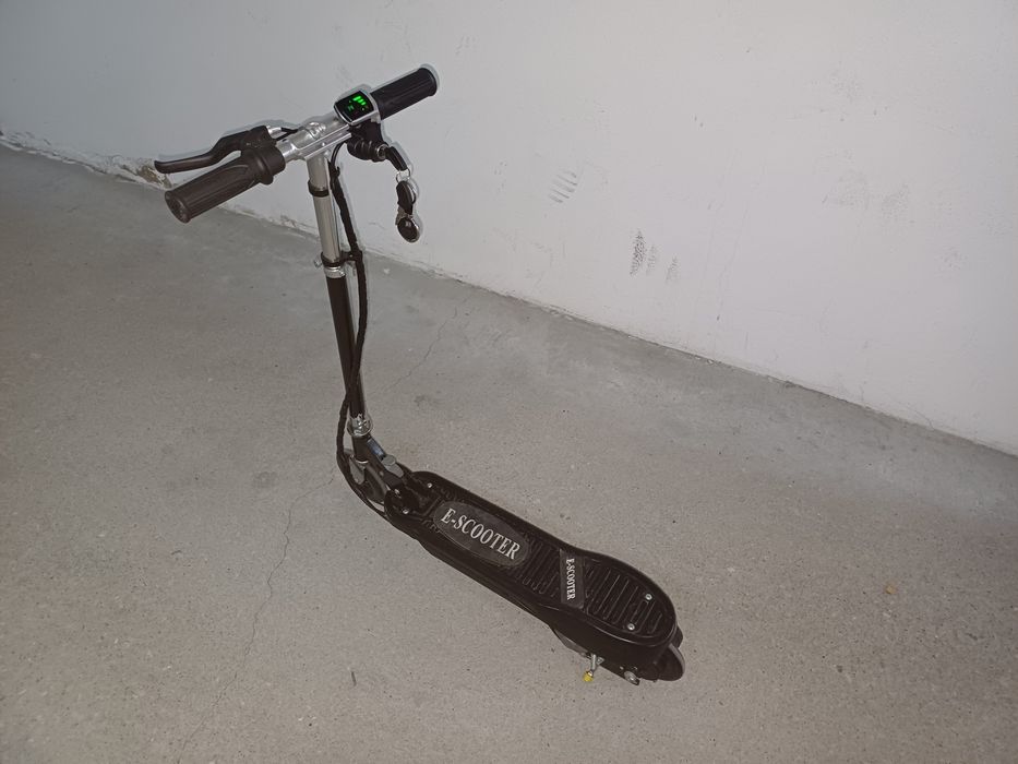 Trotinete elétrica criança