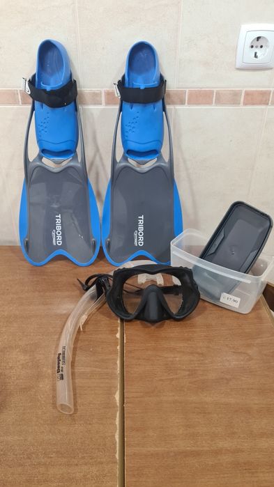 Barbatanas oculos de mergulho e tubo
