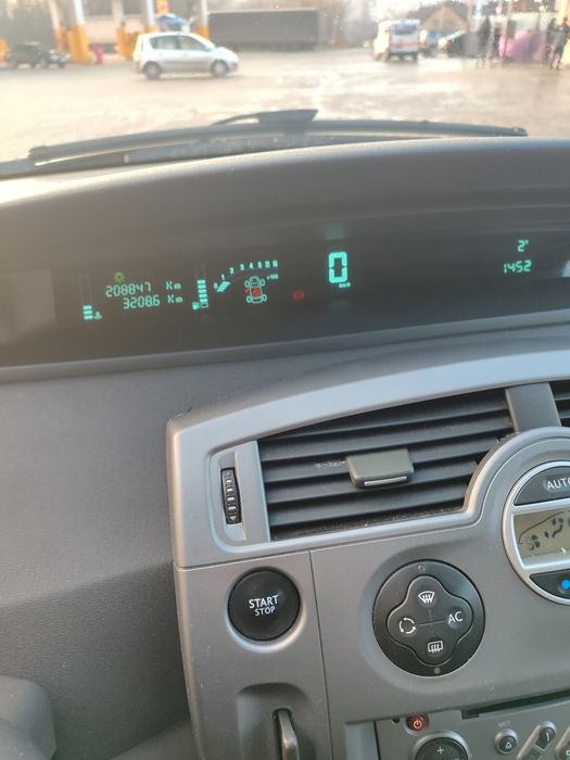 Продам Рено сценік