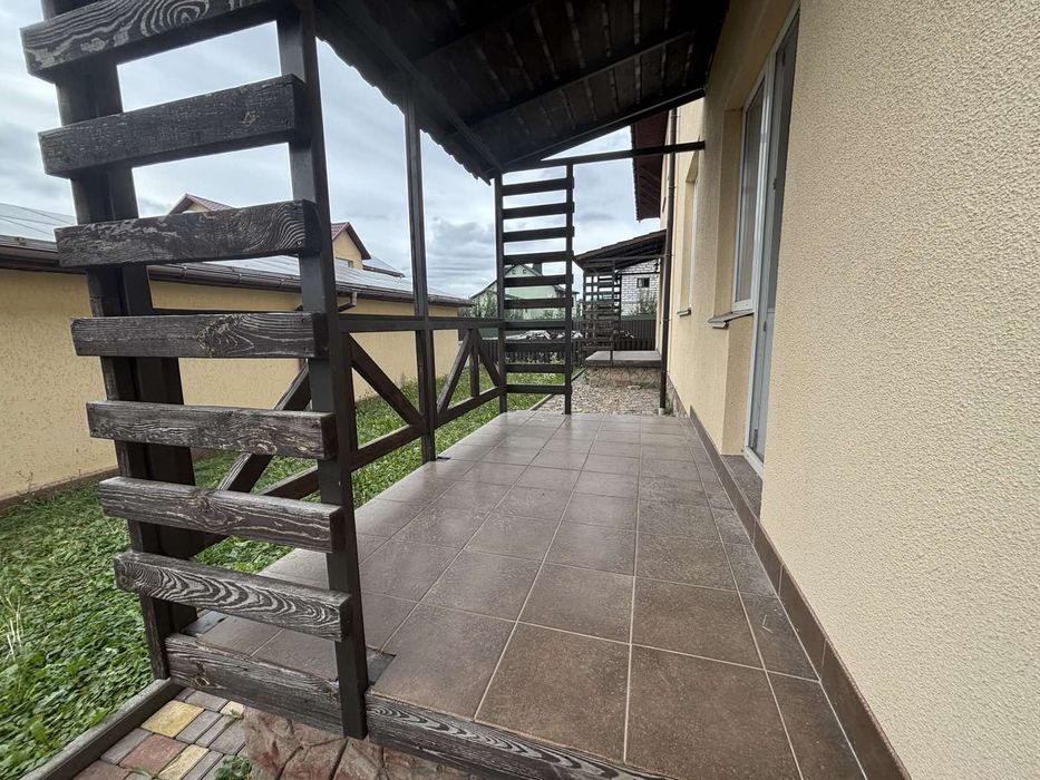 Будинок з ремонтом та меблями без комісії для покупця