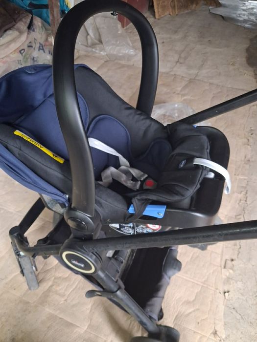 Коляска Chicco 3в1 в гарному стані.