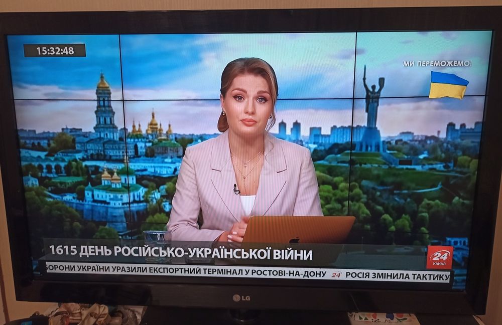 Телевизор LG 42LD550 42 дюйма