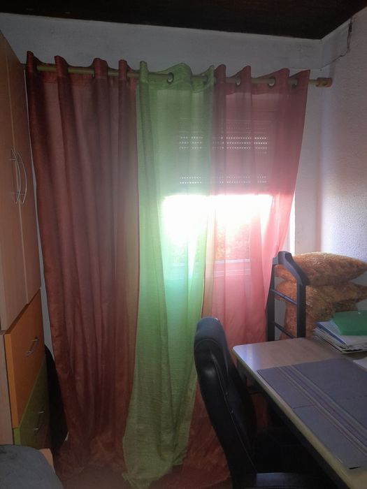 Estudio com 3 camas com modulo de 3 gavetoes e outro de guarda vestido