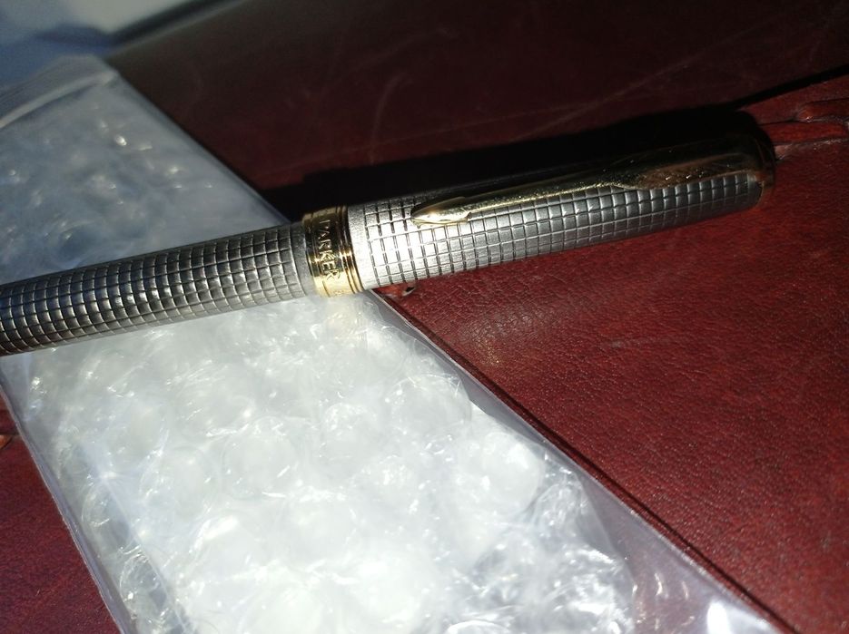 Шариковая ручка Паркер Sonnet Ciselle Gray