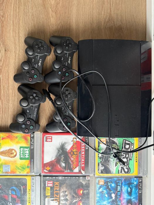 Ps3, 19 gier + 4 pady