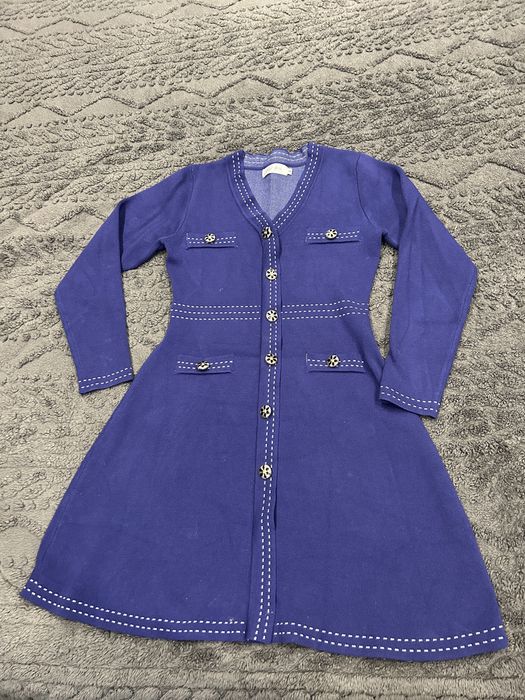 Тепле плаття в синьому кольорі