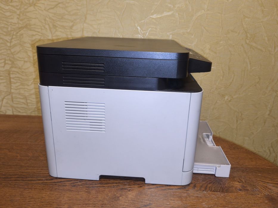 Samsung CLX-3305W — Кольоровий лазерний МФУ принтер сканер