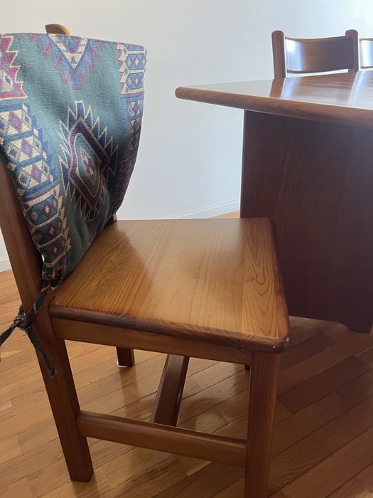 Mesa e 6 cadeiras