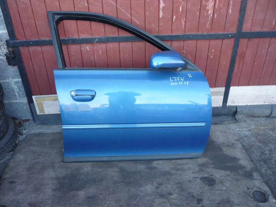 AUDI A3 8L LIFT 5D DRZWI PRZEDNIE PRAWE L25W