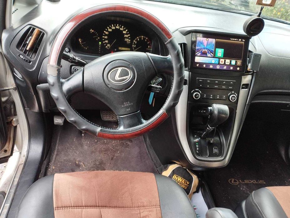 Lexus RX300 в хорошому стані