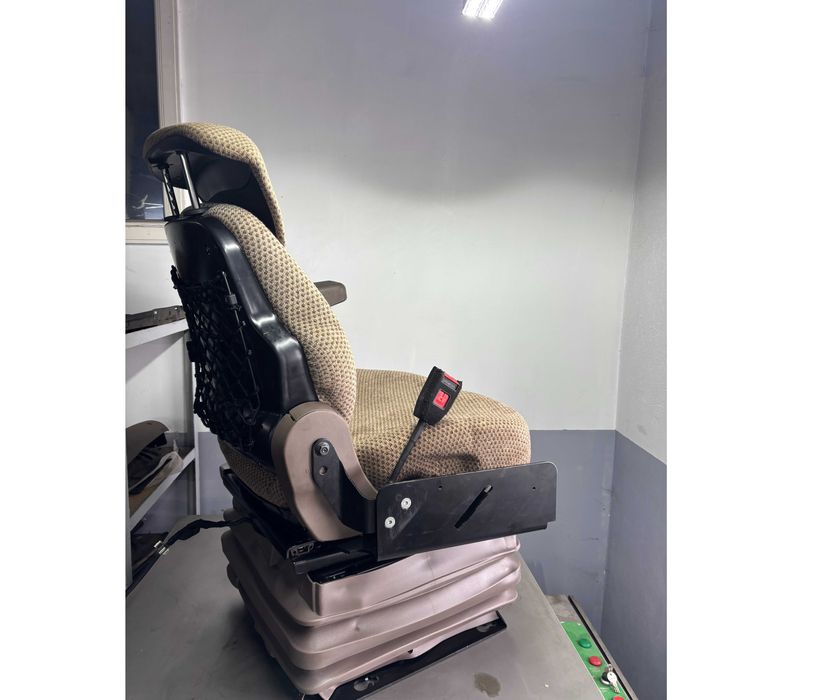 John Deere R duży fotel pneumatyczny Grammer msg97 nowy