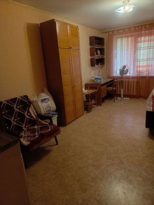 1 комн. 23 м. кв. 8/9 эт. пр. Слобожанский (середина)