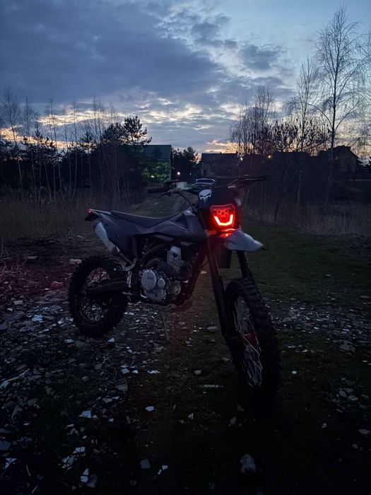 Продам кові адванс 250