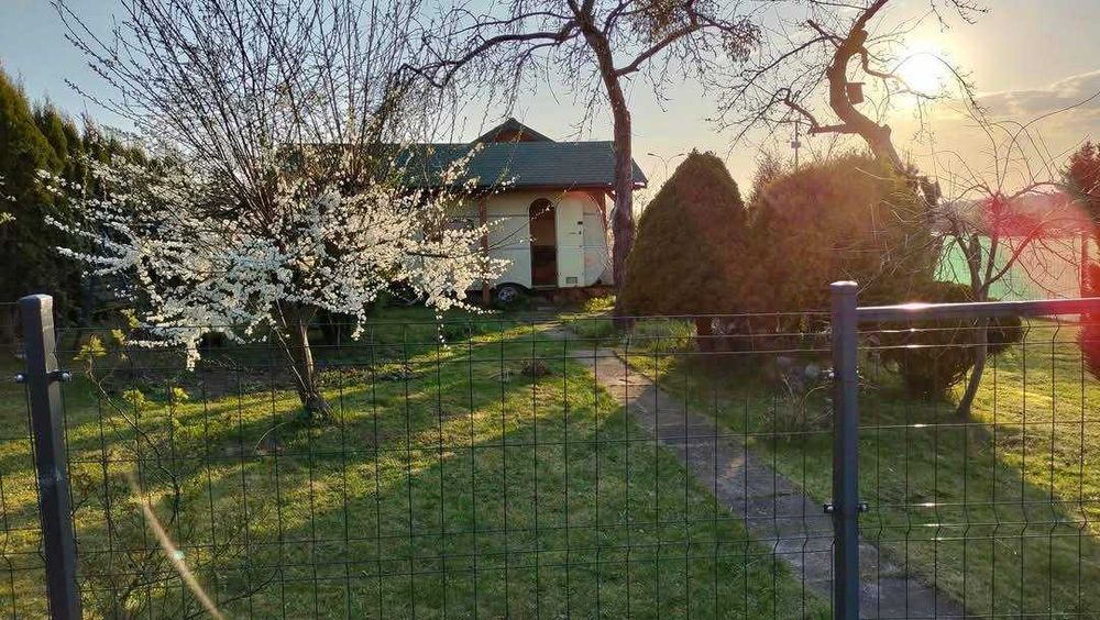 Działka ROD „Relaks” 268 m² – przyczepa z zabudową, prąd i woda