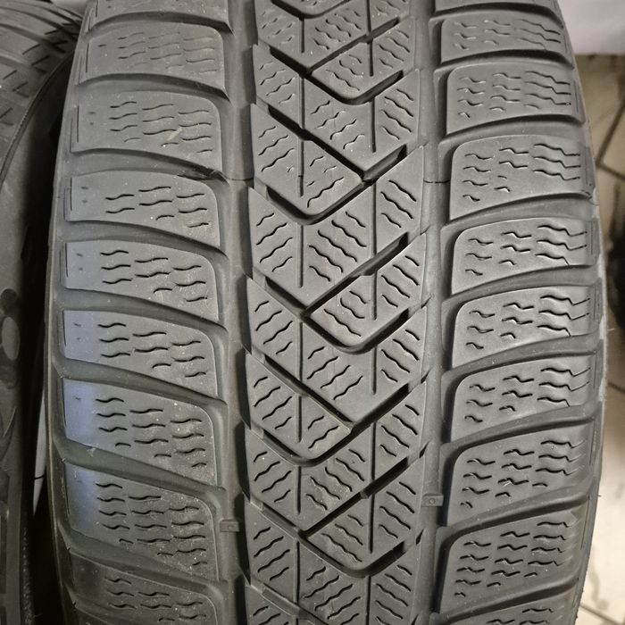 225/55R17 Pirelli Sottozero 3 Run Flat