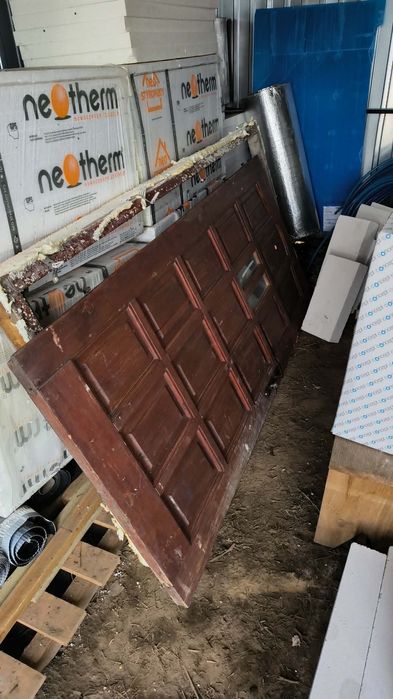 Drzwi z futryną na budowę