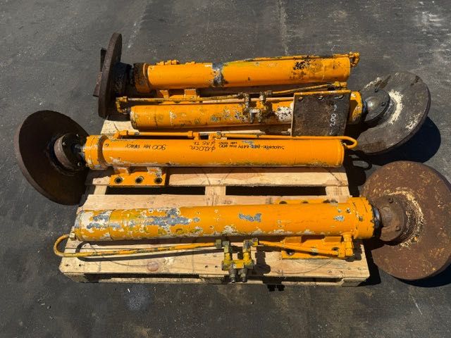 stabilizatory 4 szt używane do maszyn budowlanych waga maszyny 16 ton