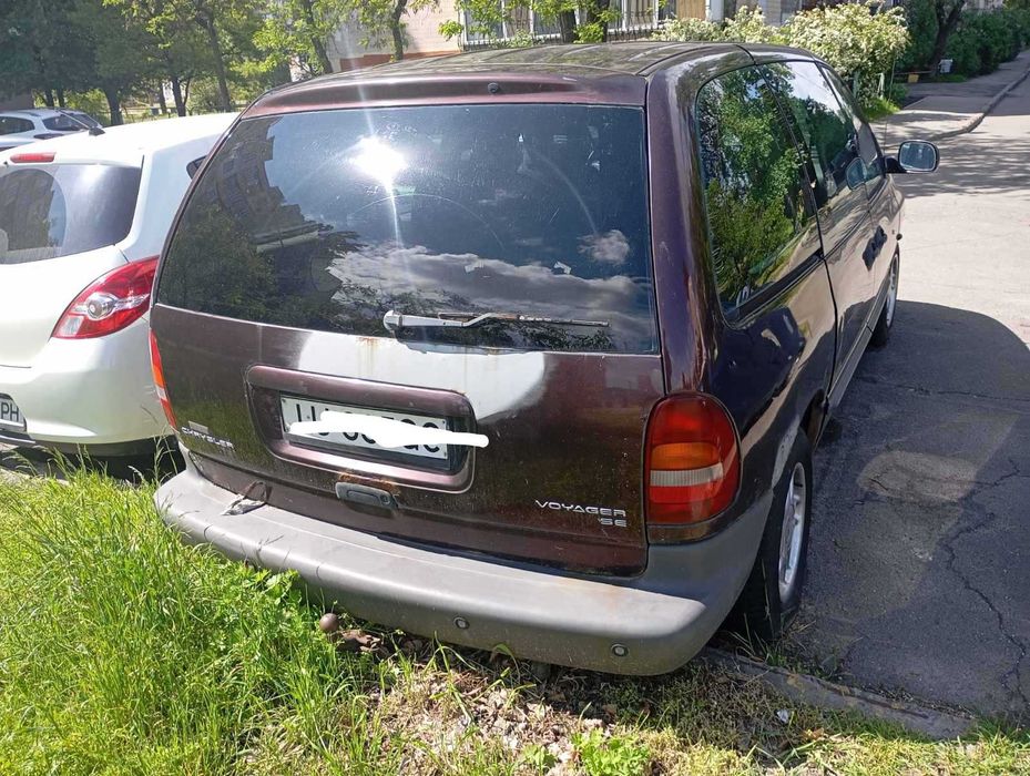 Продам Chrysler минивен 1999
