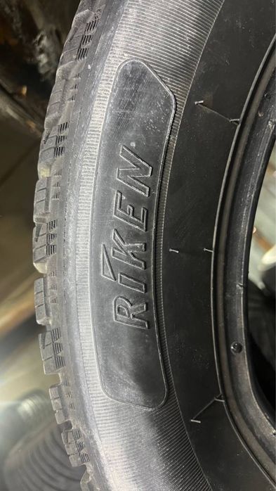 Комплект зимової гуми 215/60/17