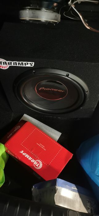 Subwoofer e amplificador