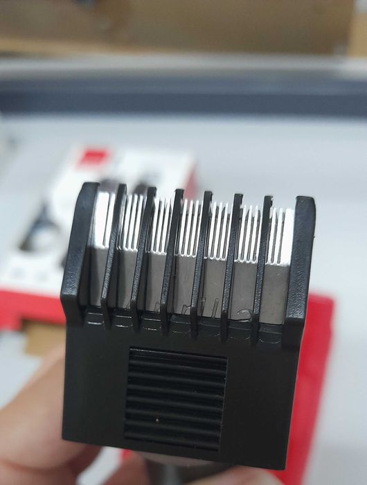 Aparador de Cabelo Aprilla