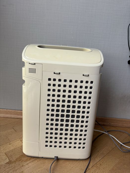 Продам очищувач-зволожувач повітря Sharp KC‑840E‑W