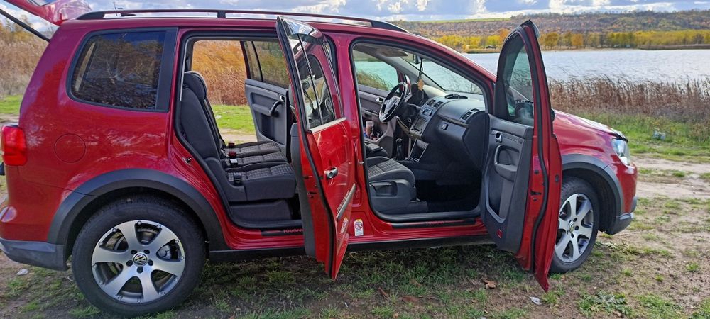 Volkswagen Touran Cross 2.0 TDI