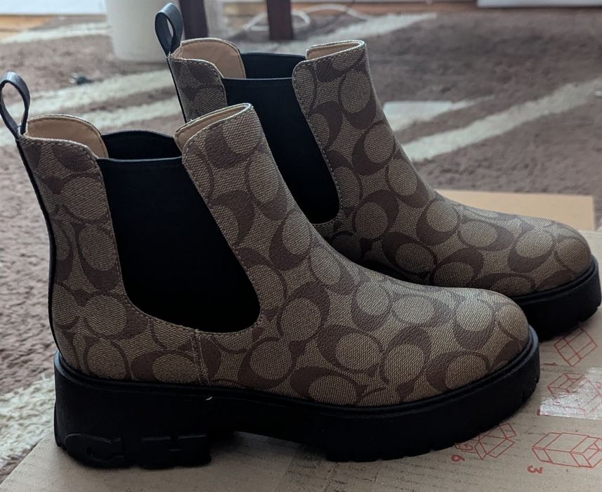 Продам черевички Coach