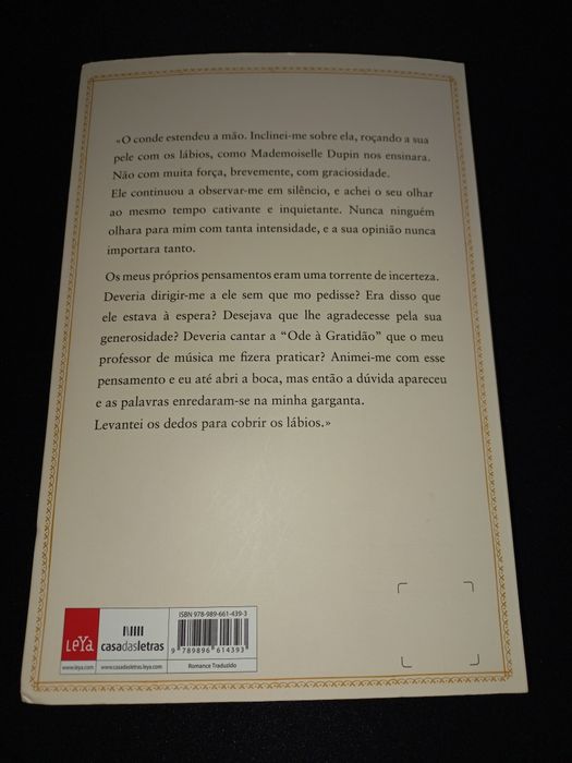 Livro " A Escola de Espelhos " de Eva Stachniak
