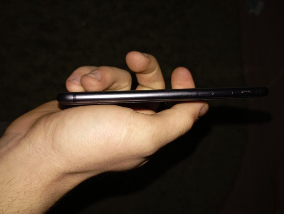 Продам айфон 8 неверлок (64гб)