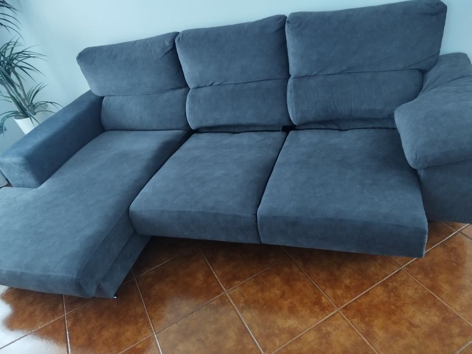 Sofá cinzento com chaislong
