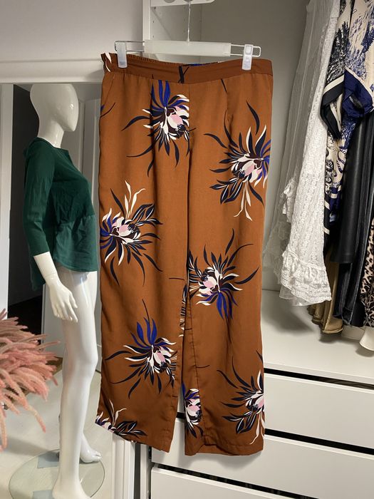 Brązowe spodnie we wzorki kuloty Vero Moda L
