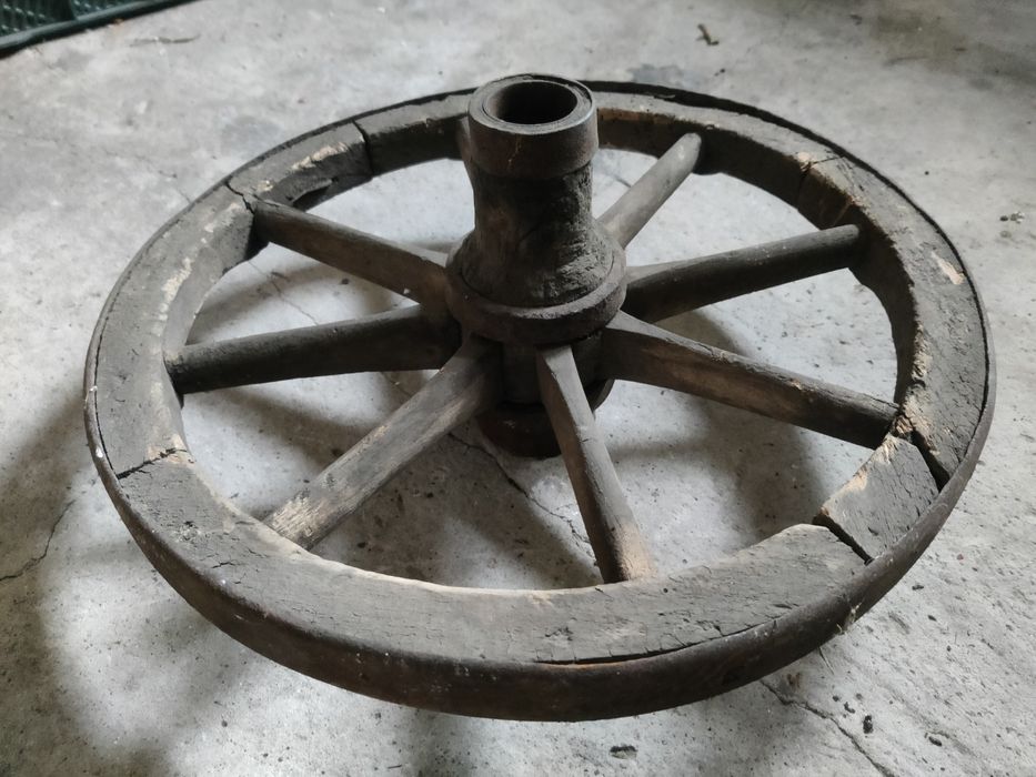Zabytkowe koło, średnica ok 45 cm