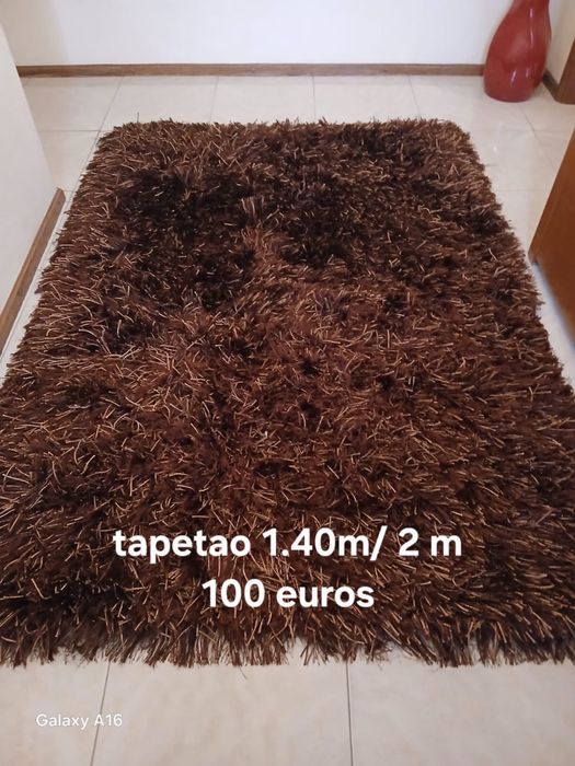 Tapete castanho