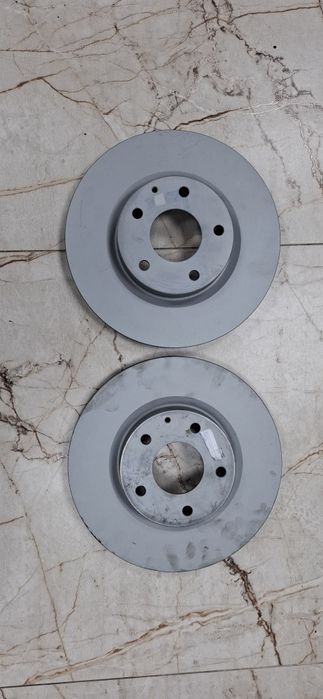 Продам передні гальмівні диски,Mazda 3 
Mazda CX-3 (20