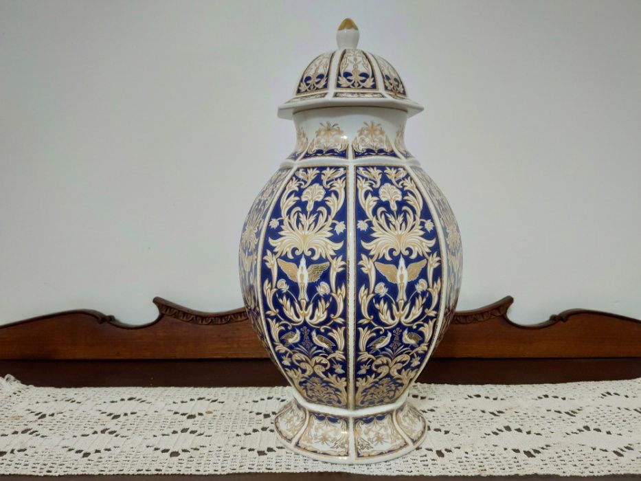 Jarrão azul e dourado
