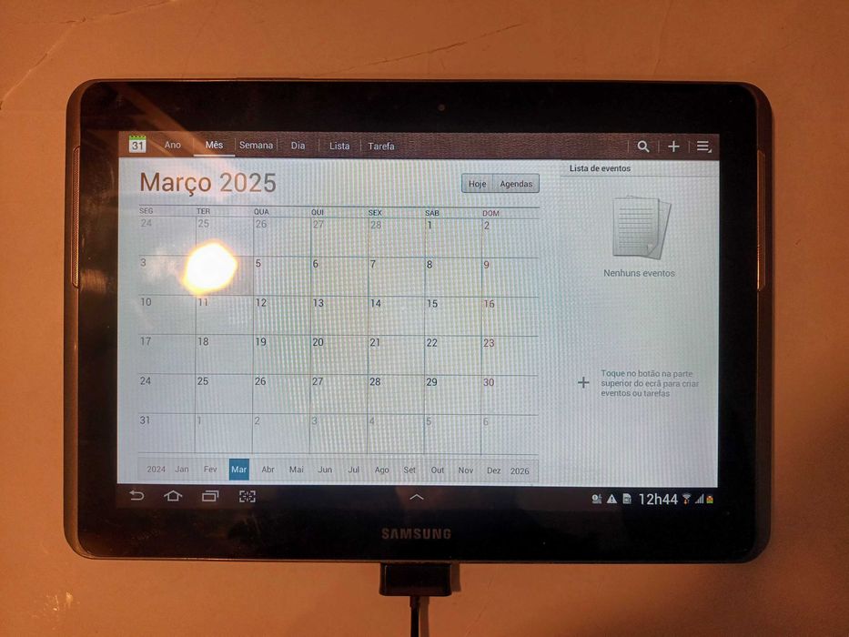 Used Samsung Galaxy Tab 10.1 tablet, but in reasonable condition.63825536071041122